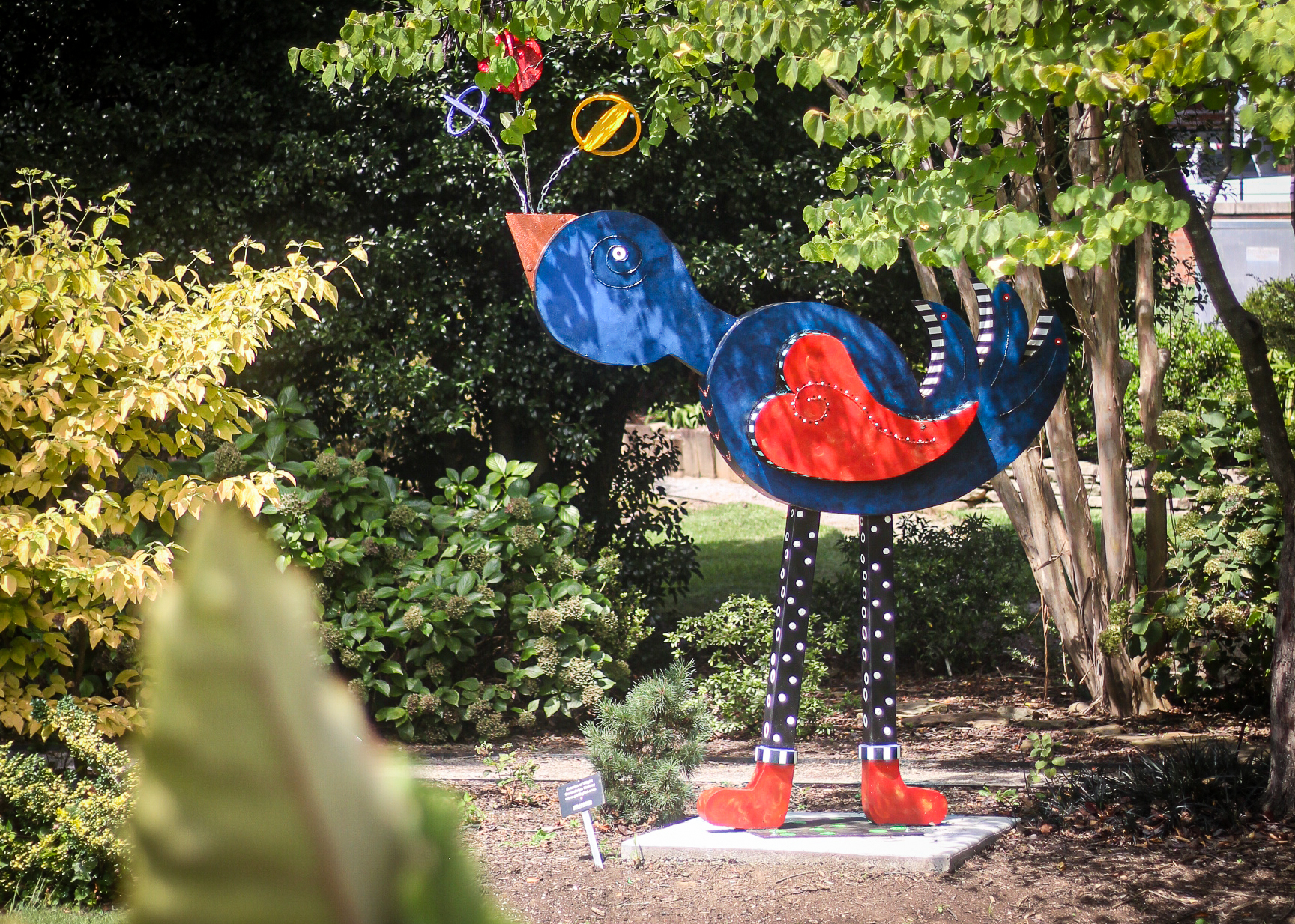 Read more about the article Knoxville Puts a Bird On It: Avian Art at McClung and UT Gardens